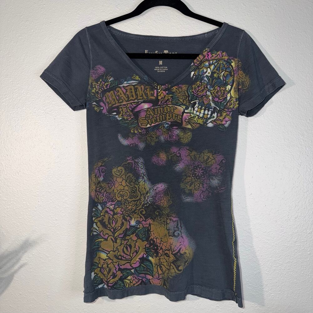 Lucky Tees Women's M Gray Sugar Skull Graphic V-Neck Madre Amor Siempre Y2K